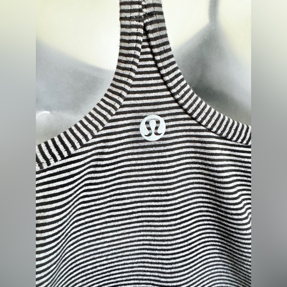 LULULEMON Power Y Tank Black Grey Striped EUC Size 8 - Picture 7 of 9